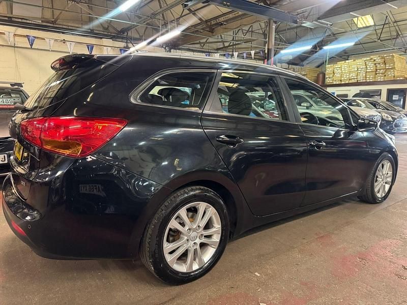 Używany Kia Ceed 2012 Czarny Hatchback