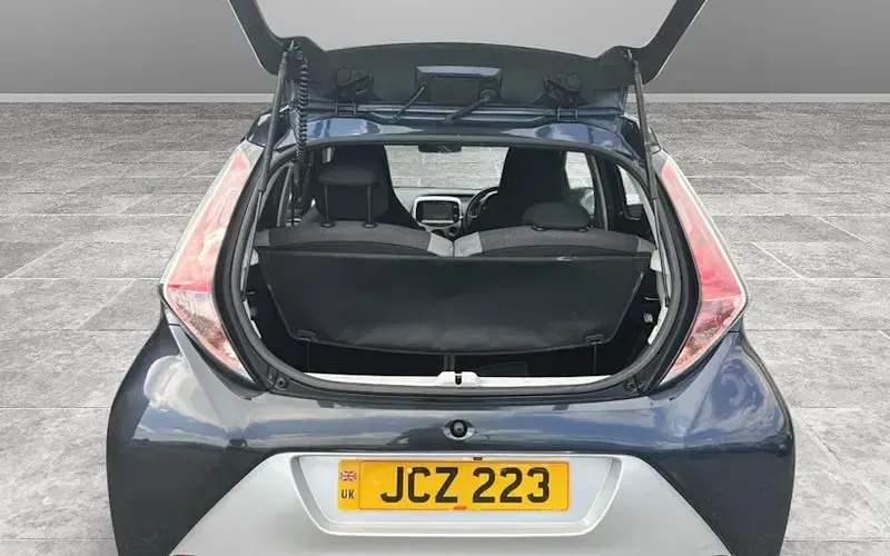 Used Toyota Aygo X-play 69 HP (50 kW) 2016 Blue Hatchback
