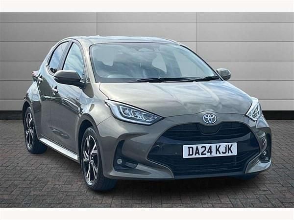 Used 2024 Toyota Yaris Design Hatchback | £18,950 (Fair price) - Image 1/4