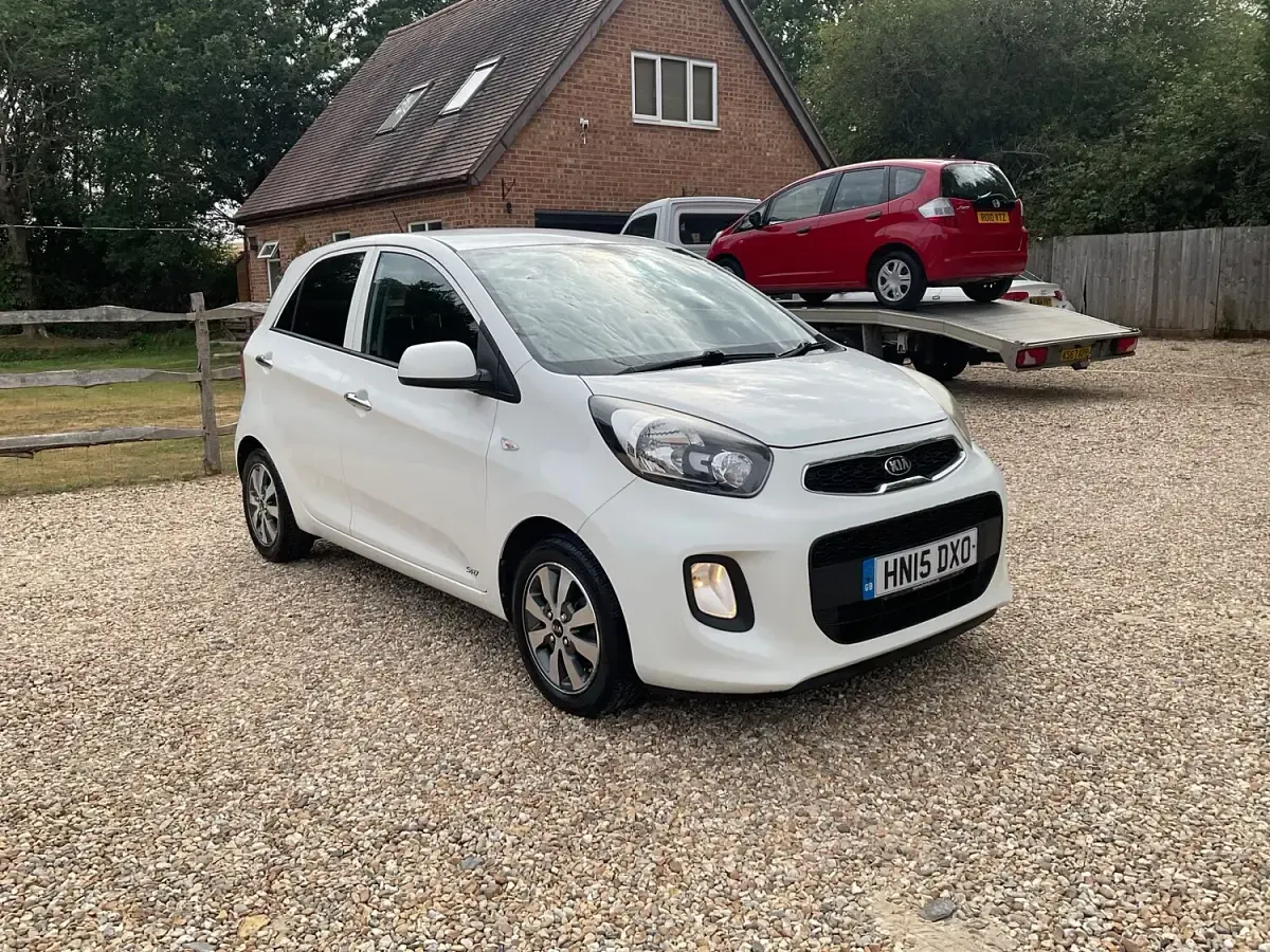 Used Kia Picanto 68 HP (50 kW) 2015 White Hatchback