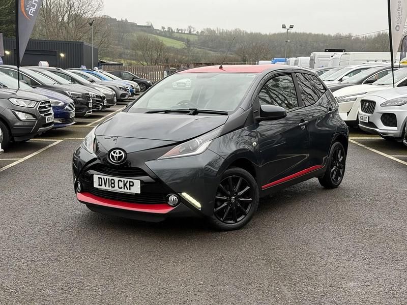 Used Toyota Aygo x-press 2018 Grey Hatchback