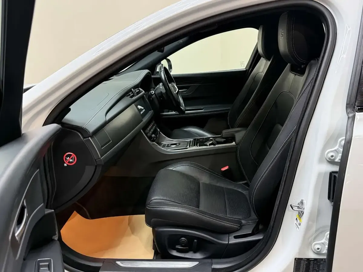 Used Jaguar XF Supercharged 2016 White Sedan