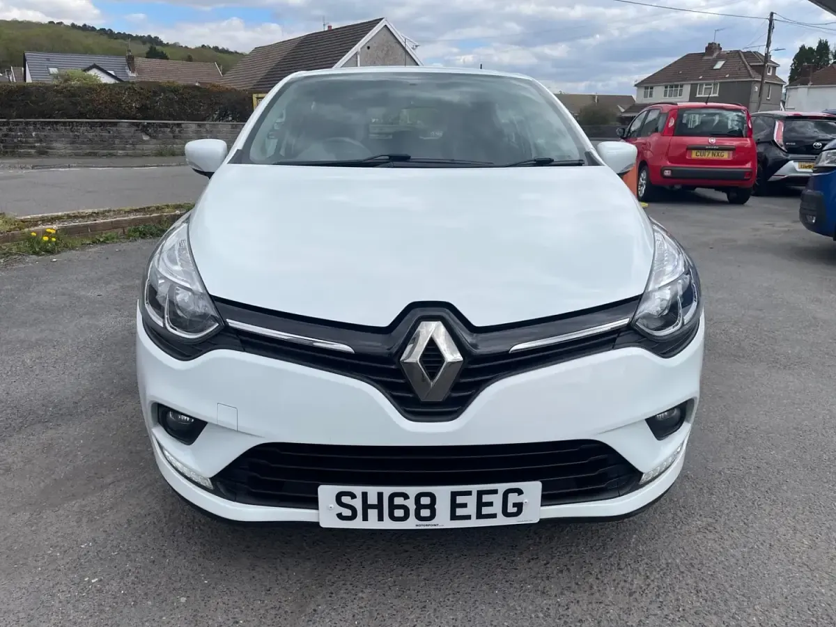Używany Renault Clio IV Play 75 KM (55 kW) 2018 Biały Hatchback