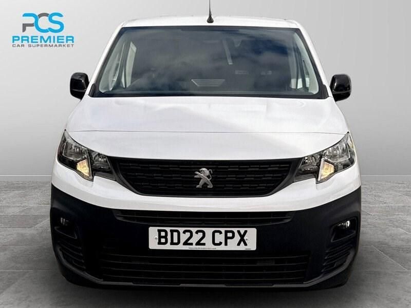Used Peugeot Partner Premium 2022 White MPV