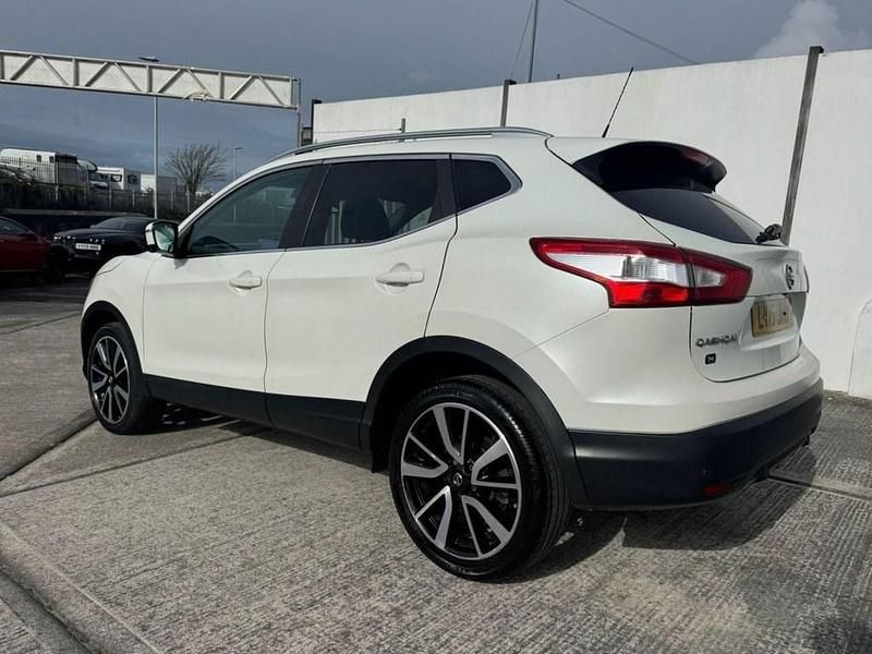 Used Nissan Qashqai S 163 HP (119 kW) 2015 White SUV