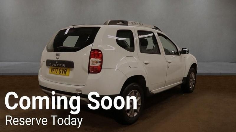 Used Dacia Duster Lauréate 110 HP (80 kW) 2017 White SUV