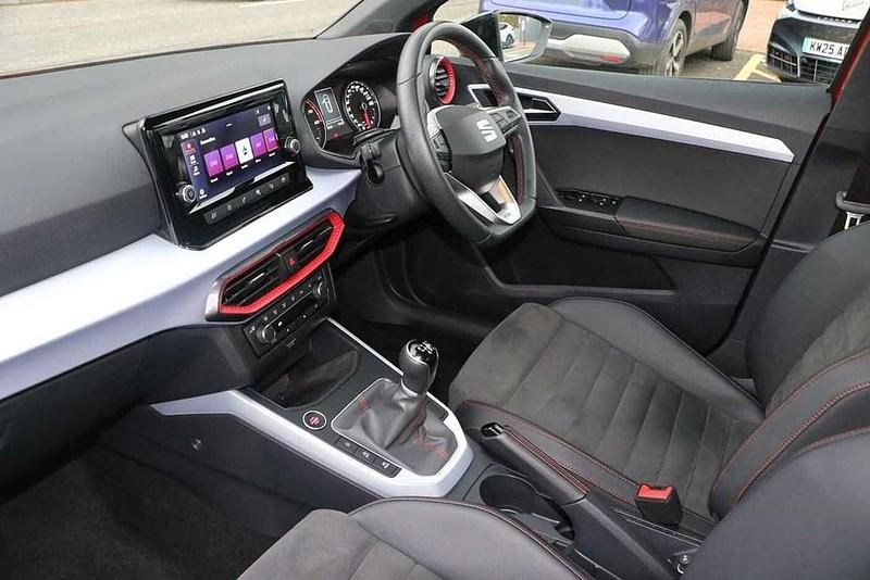 Used Seat Arona FR 108 HP (79 kW) 2023 Red SUV