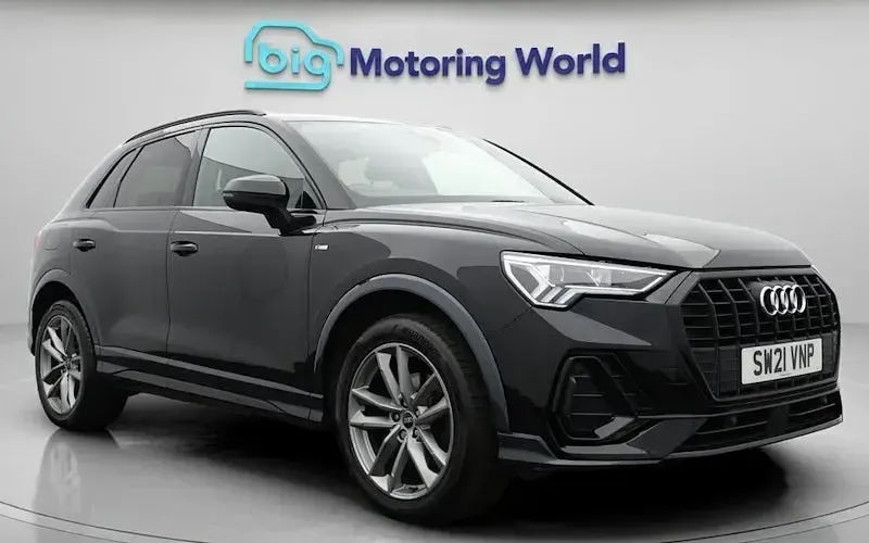 Usado Audi Q3 Black Edition 150 HP (110 kW) 2023 SUV