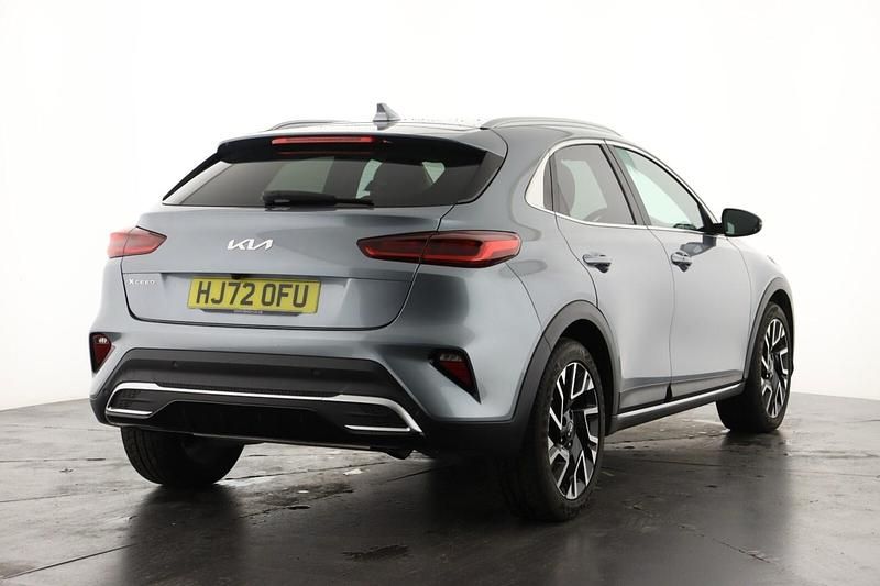 Usado Kia XCeed 2022 Prateado SUV