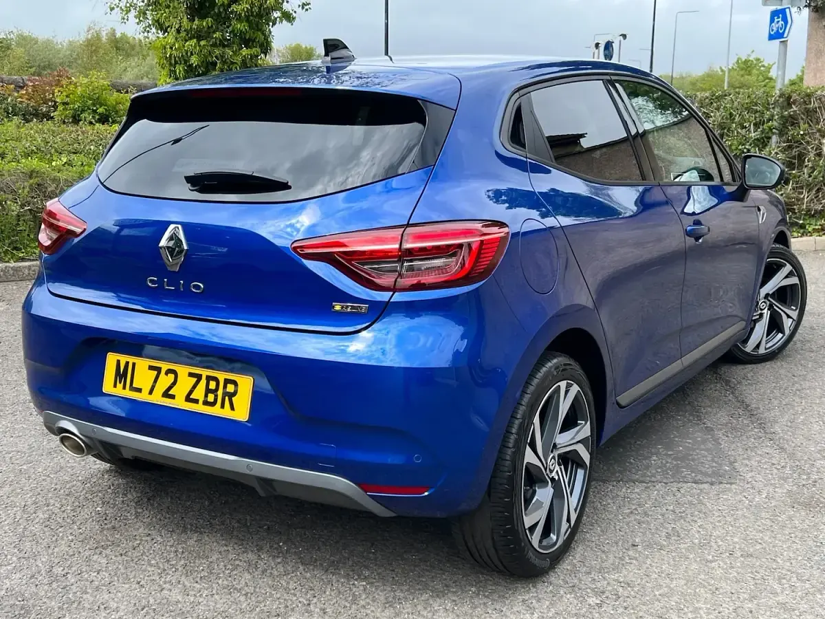 Used Renault Clio V RS Line 90 HP (66 kW) 2022 Iron blue metallic Hatchback