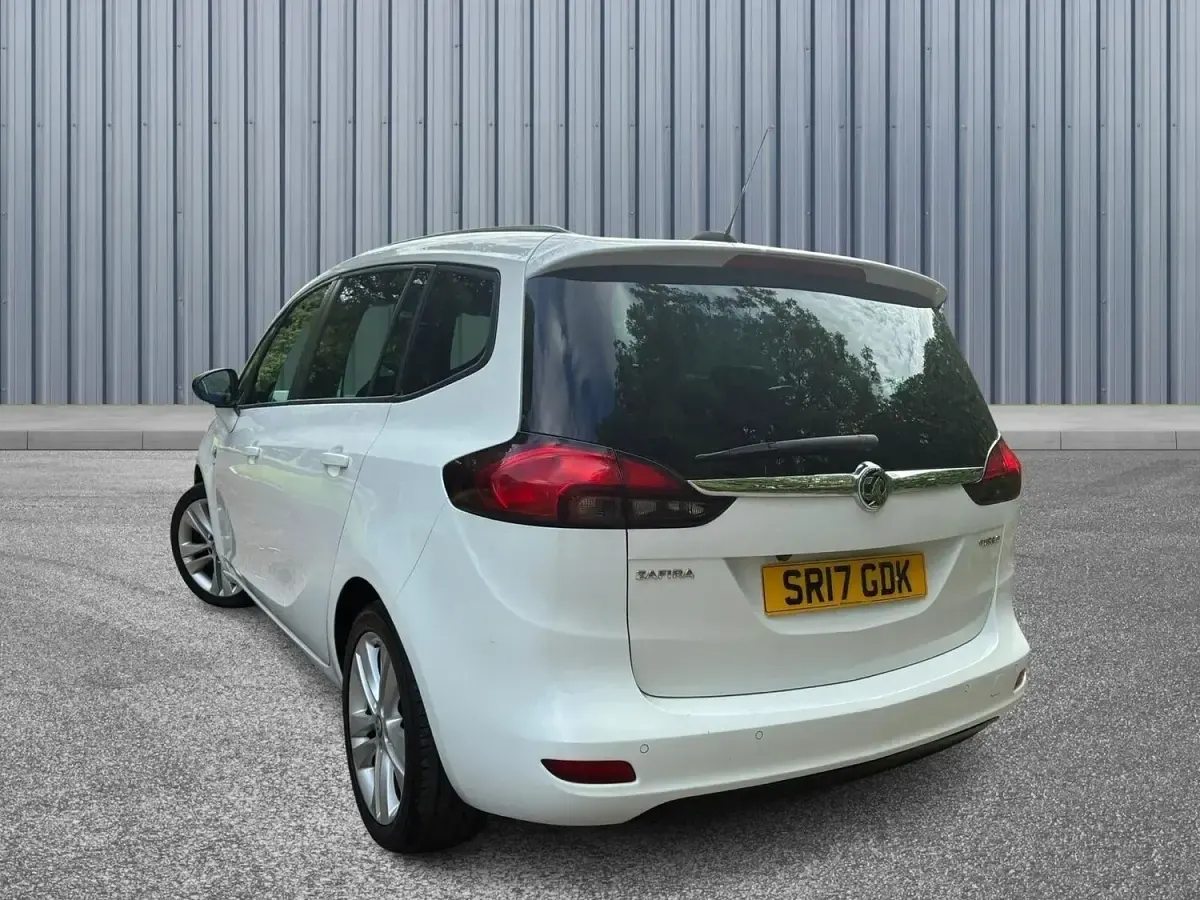 Used Vauxhall Zafira Tourer SRi 2017 White MPV