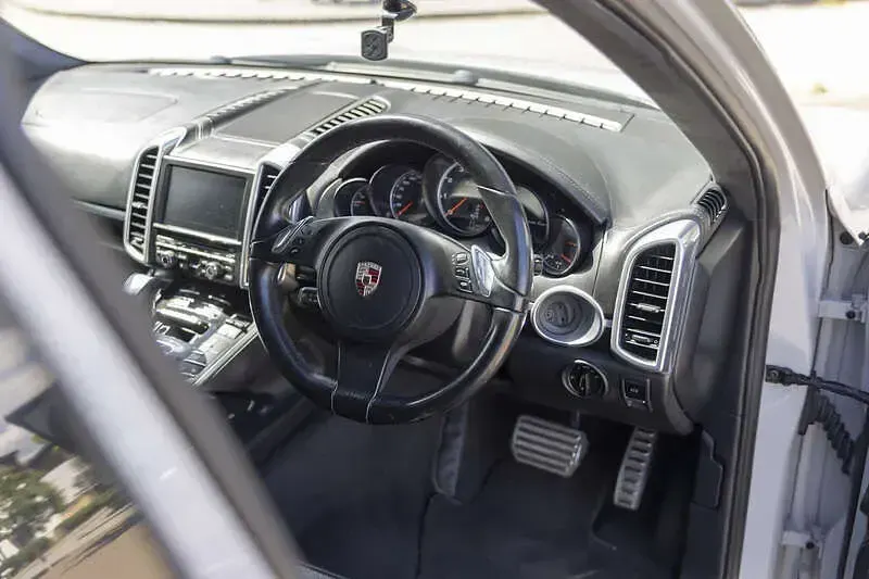 Used Porsche Cayenne Turbo 650 HP (478 kW) 2010 Grey SUV