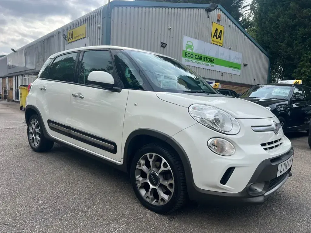 Used Fiat 500L Trekking 85 HP (62 kW) 2014 White MPV