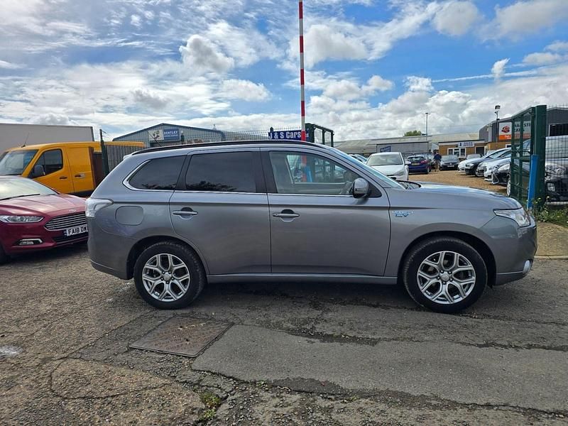 Used Mitsubishi Outlander P-HEV 2015 Grey Estate