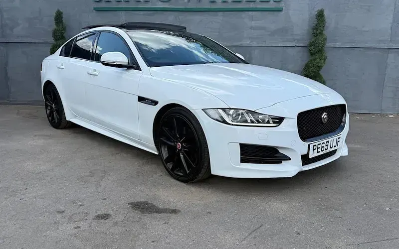 Used Jaguar XE R-Sport 179 HP (131 kW) 2019 Sedan
