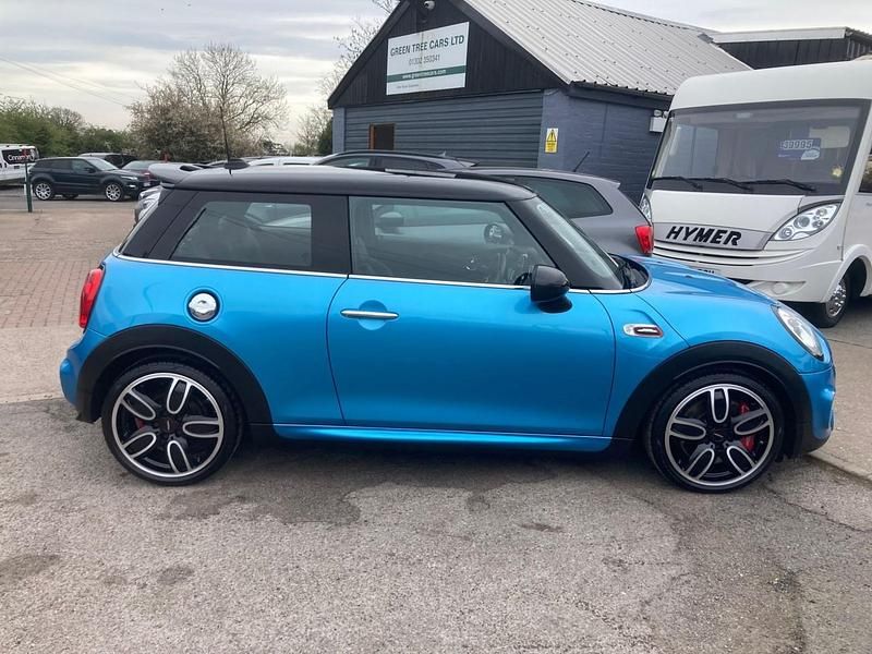 Begagnad Mini John Cooper Works Hatch 231 HK (169 kW) 2015 Blå Halvkombi