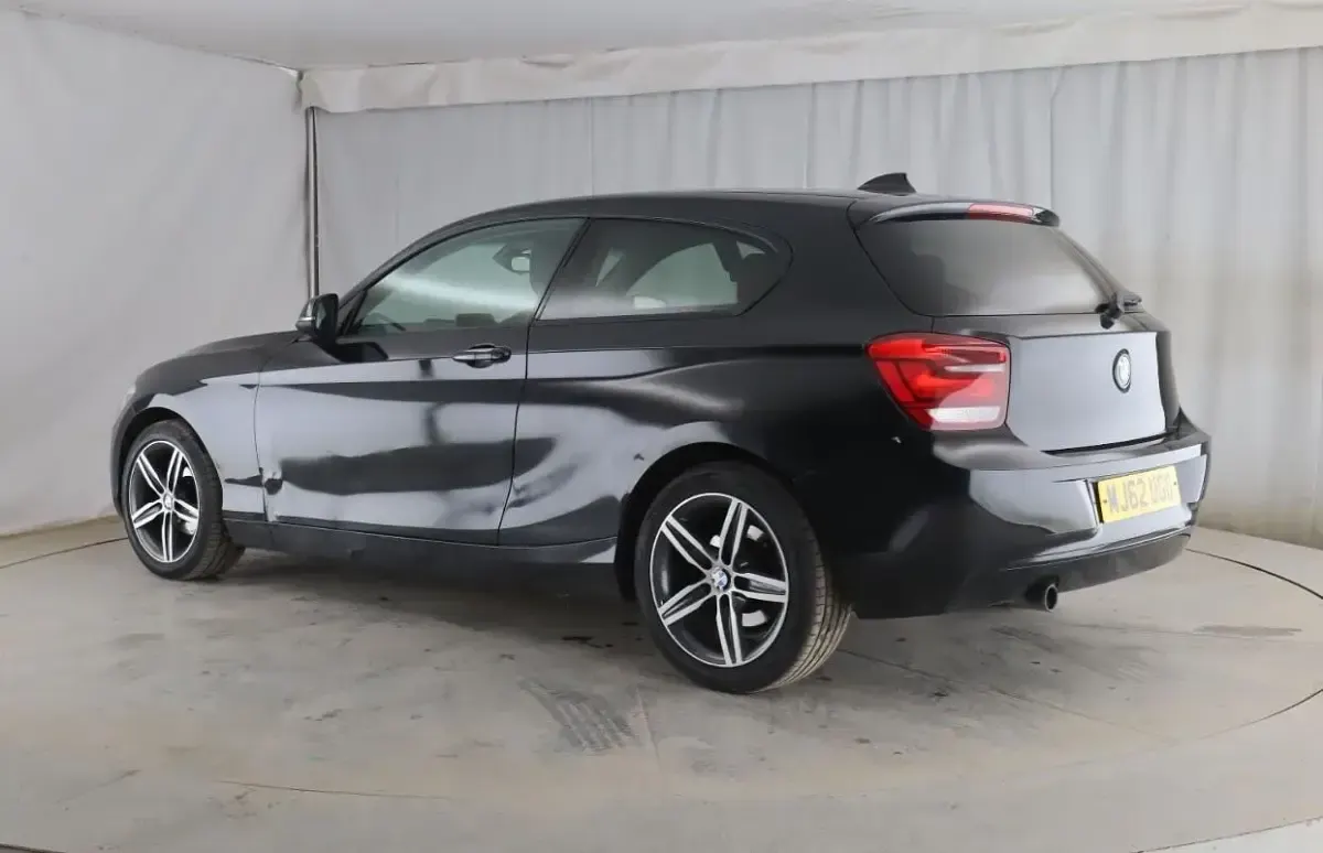 Begagnad BMW 116 Sport Line 2012 Svart Halvkombi