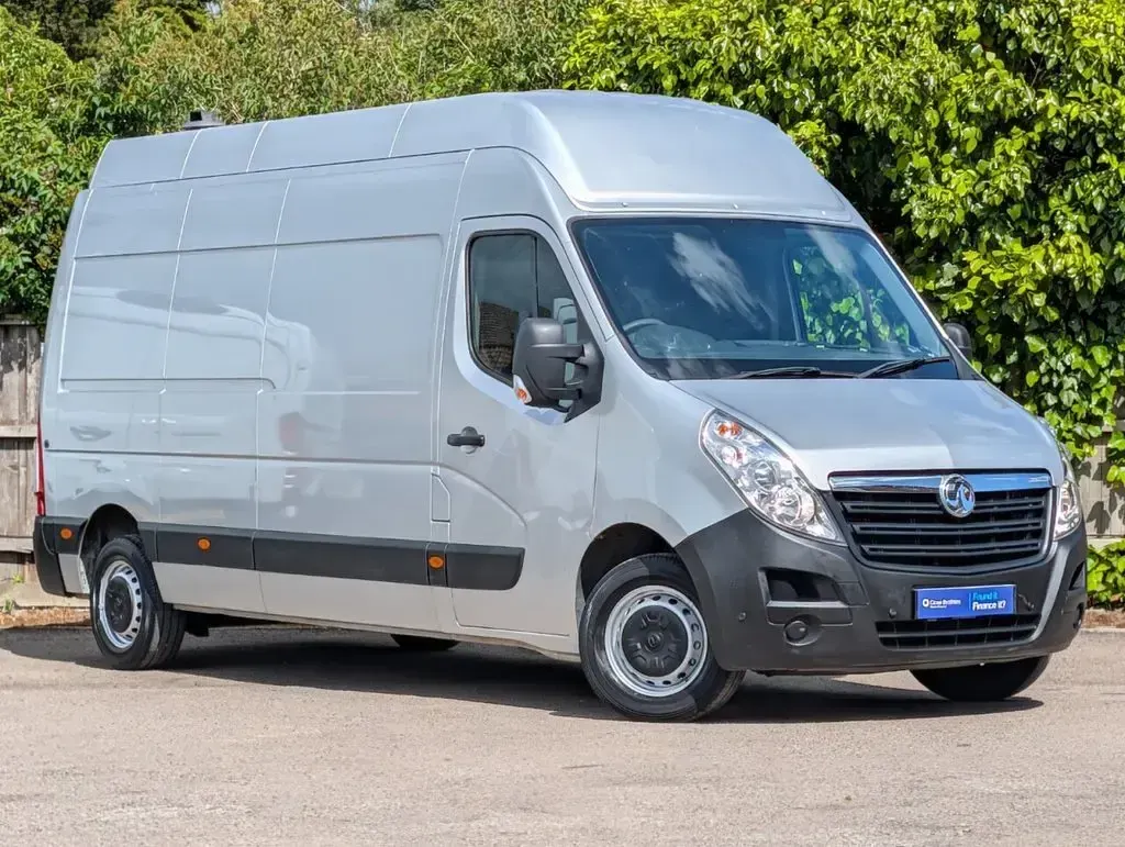 Used Vauxhall Movano 110 HP (80 kW) 2018 Silver MPV