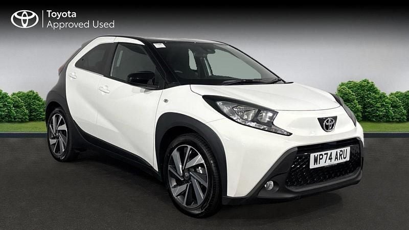 White Used 2024 Toyota Aygo X SUV | £14,863 - Image 1/2