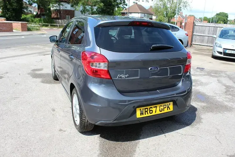 Used Ford Ka Plus Zetec 70 HP (51 kW) 2017 Grey Hatchback