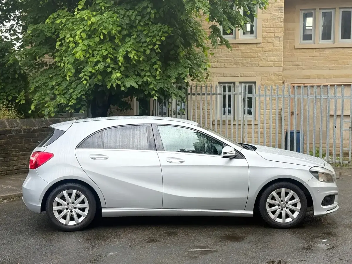 Used Mercedes A180 SE 2014 Silver Hatchback