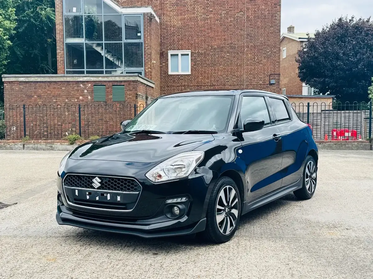 Used Suzuki Swift 90 HP (66 kW) 2019 Black Hatchback