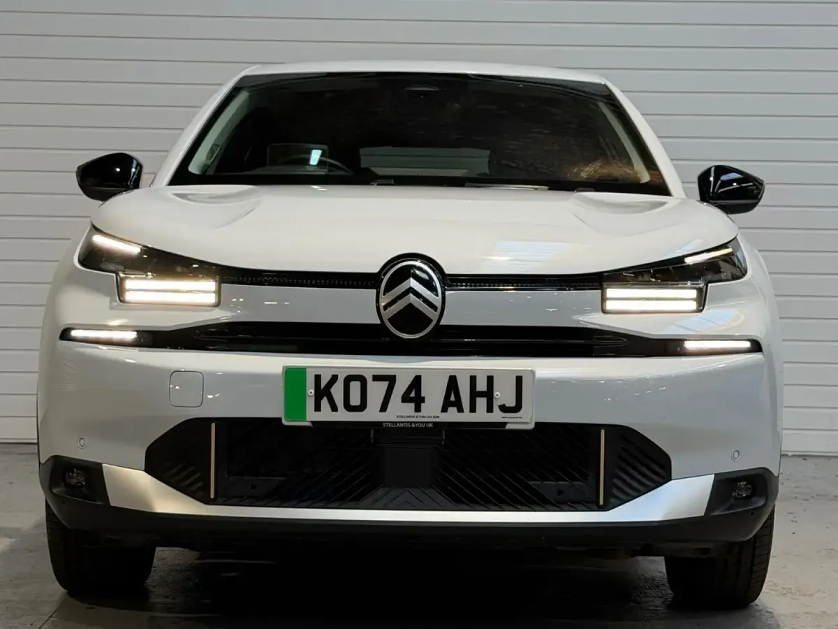 Używany Citroën e-C4 114 kW (156 KM) 2025 Biały Hatchback