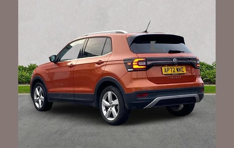 Used VW T-Cross SEL 108 HP (79 kW) 2023 Orange SUV
