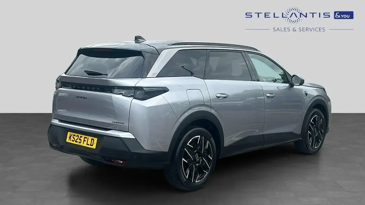 Used Peugeot 5008 GT 134 HP (98 kW) 2025 Grey SUV