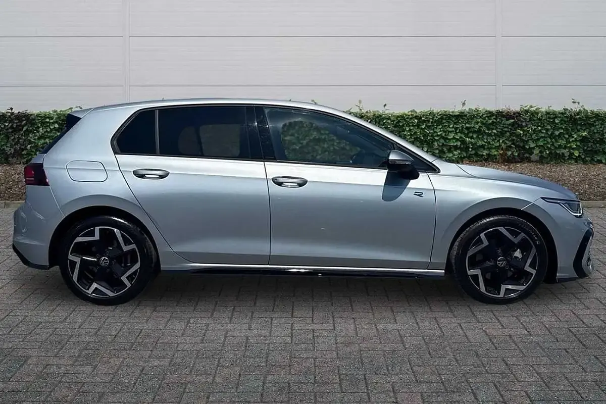 Used VW Golf VIII R-line 150 HP (110 kW) 2025 Silver Hatchback