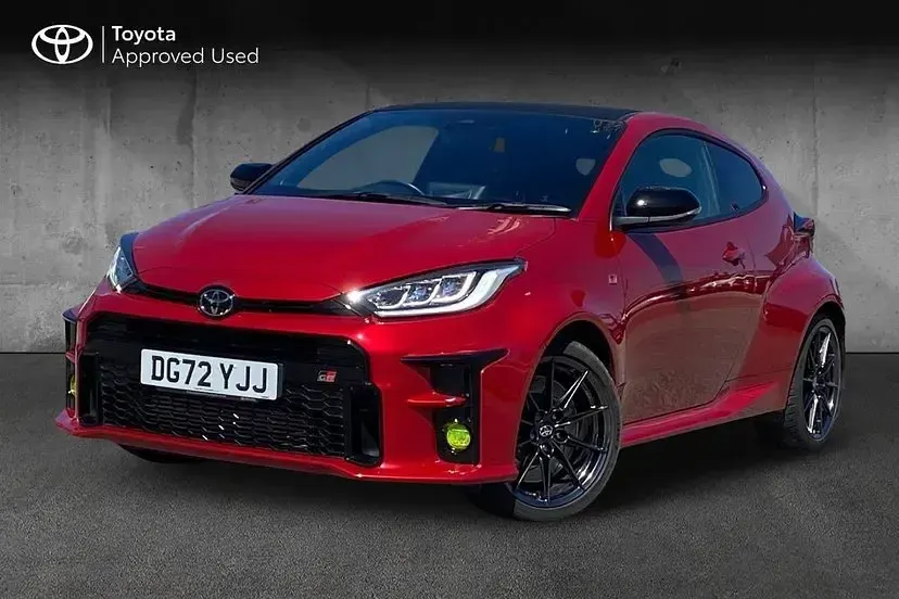 Used Toyota Yaris 257 HP (189 kW) 2022 Red Hatchback