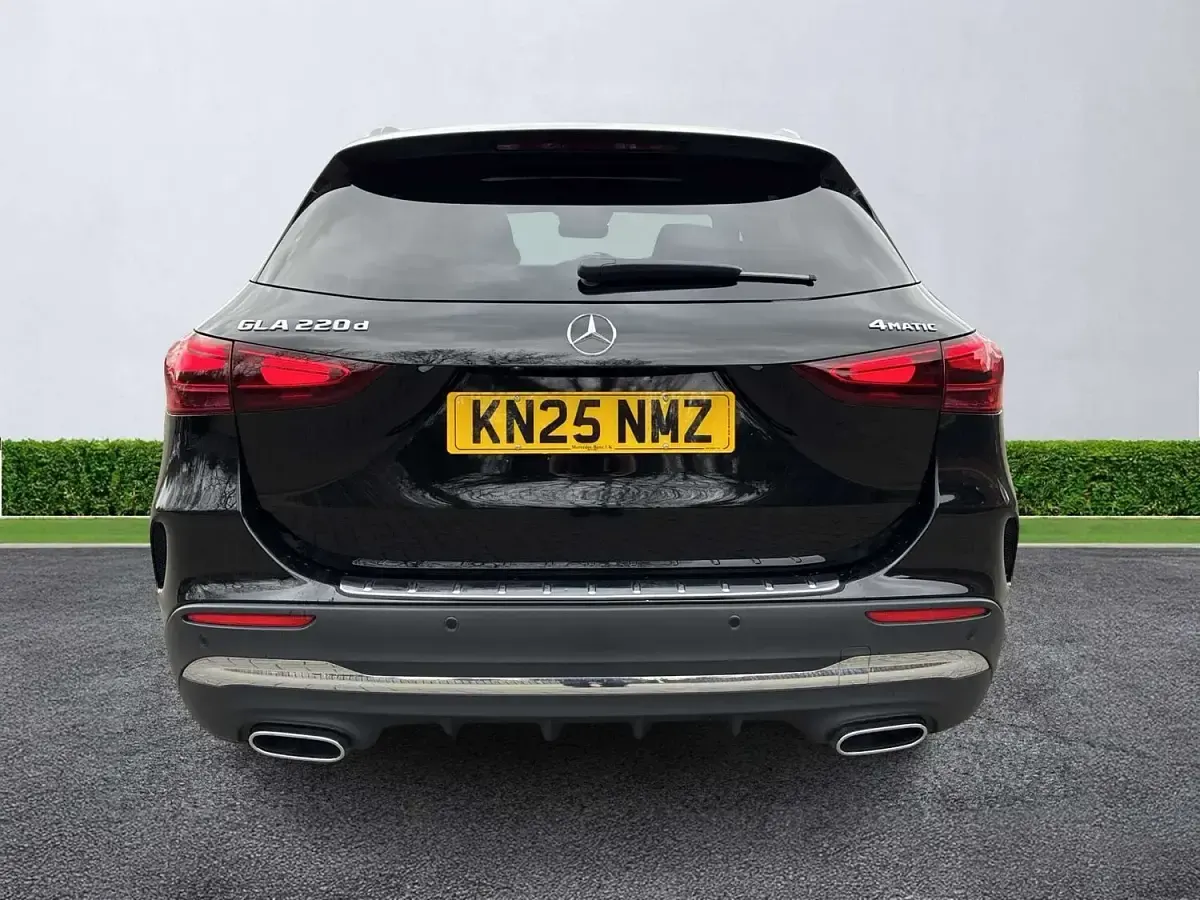 Used Mercedes GLA220 AMG Line Premium Plus 190 HP (139 kW) 2025 Black SUV
