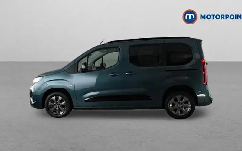 Used Vauxhall Combo Ultimate 100 kW (136 HP) 2026 MPV