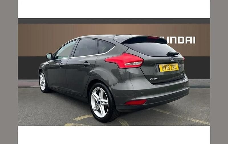 Used Ford Focus Titanium 125 HP (91 kW) 2018 Grey Hatchback