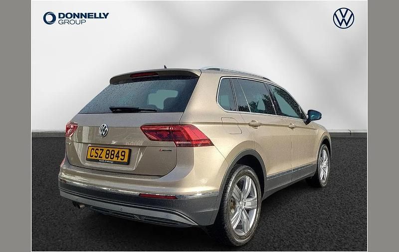 Usado VW Tiguan Allspace SEL 188 HP (138 kW) 2019 Bege SUV