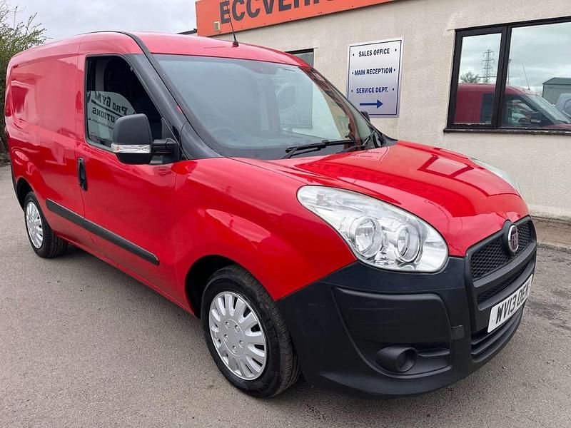 Used Fiat Doblò 2013 Red MPV