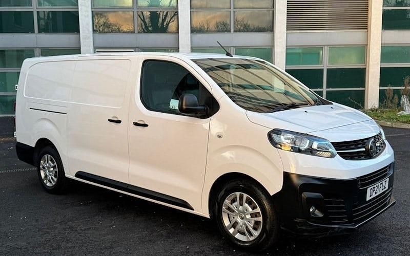 Used Vauxhall Vivaro S 101 HP (74 kW) 2021 White MPV