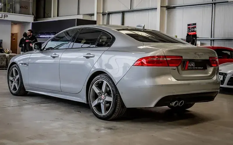 Used Jaguar XE R-Sport 179 HP (131 kW) 2019 Sedan