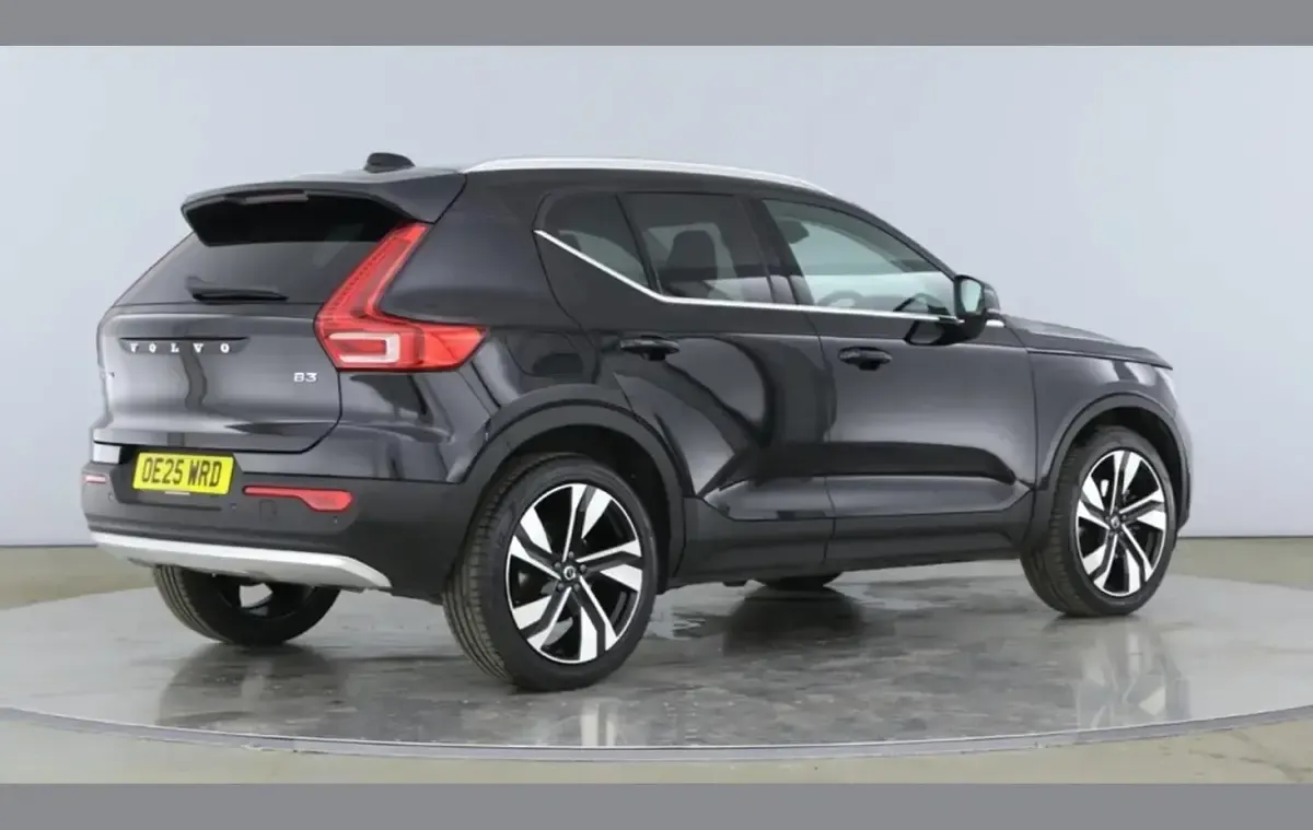 Used Volvo XC40 Ultra 163 HP (119 kW) 2025 Black SUV