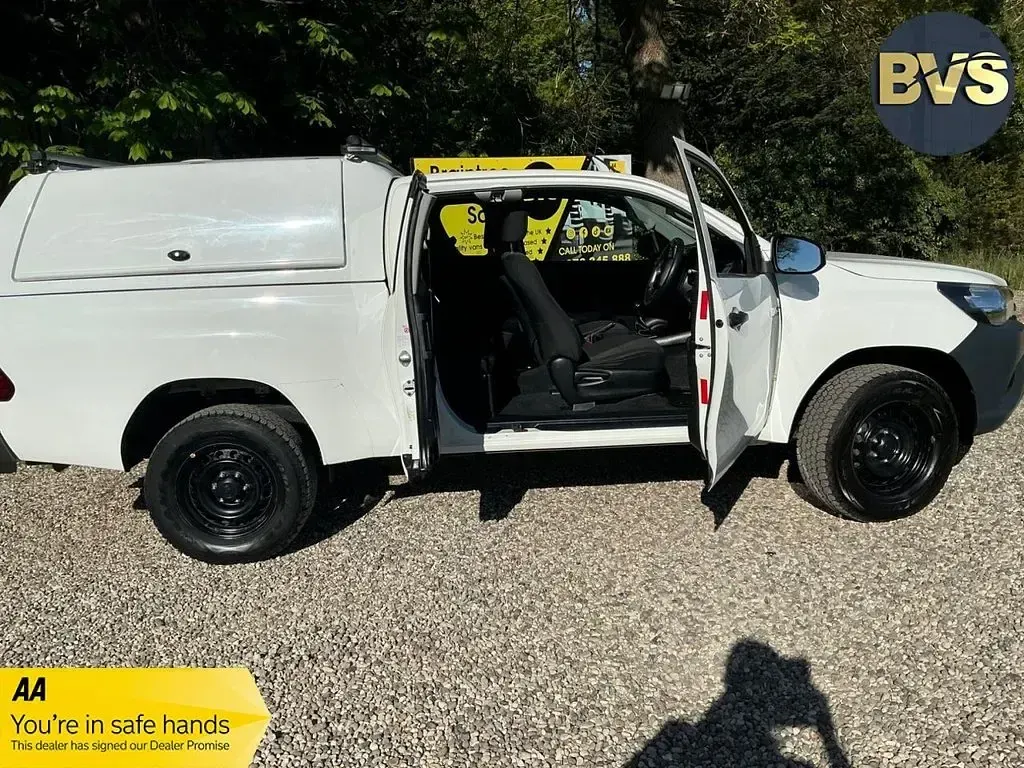 Käytetty Toyota HiLux Active 150 HP (110 kW) 2017 Valkoinen Nouto