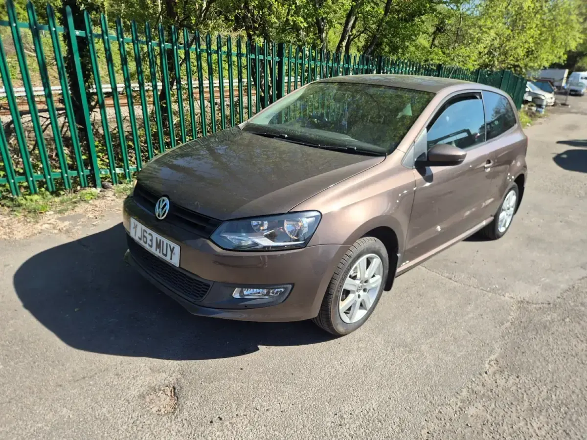 Begagnad VW Polo Edition 2013 Brun Halvkombi