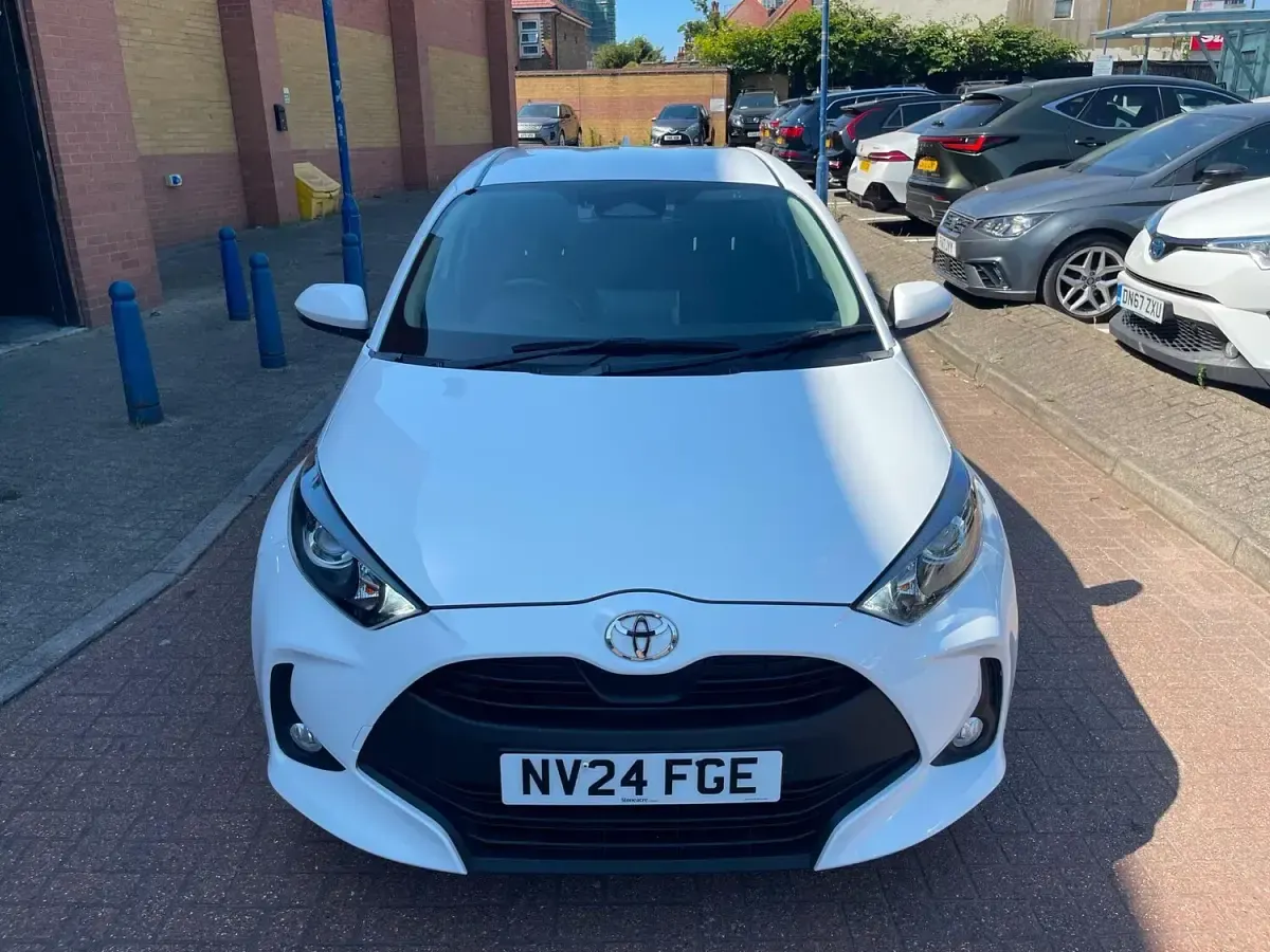 Used Toyota Yaris 2024 White Hatchback