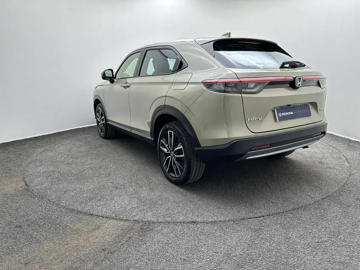 Used Honda HR-V Elegance 131 HP (96 kW) 2024 Sand khaki SUV