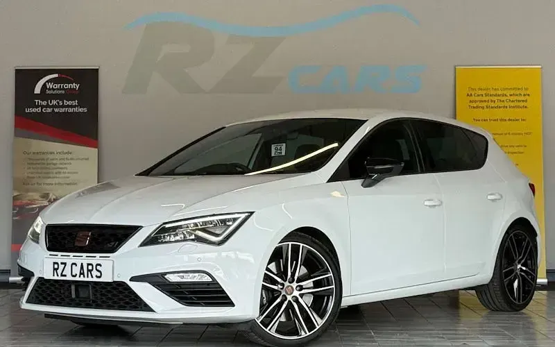 Used Seat Leon CUPRA 290 HP (213 kW) 2019 White Hatchback