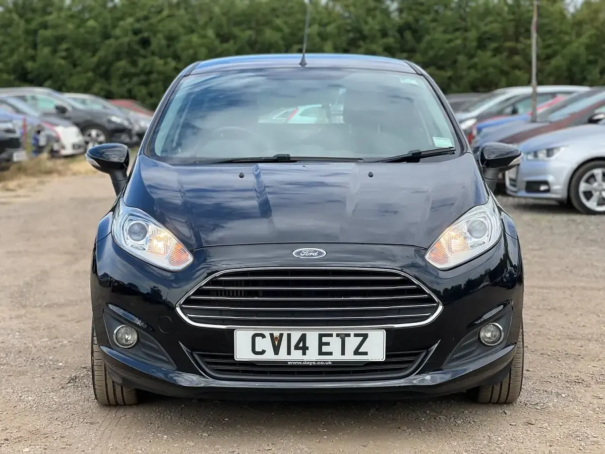 Used Ford Fiesta Zetec 95 HP (69 kW) 2014 Black Hatchback