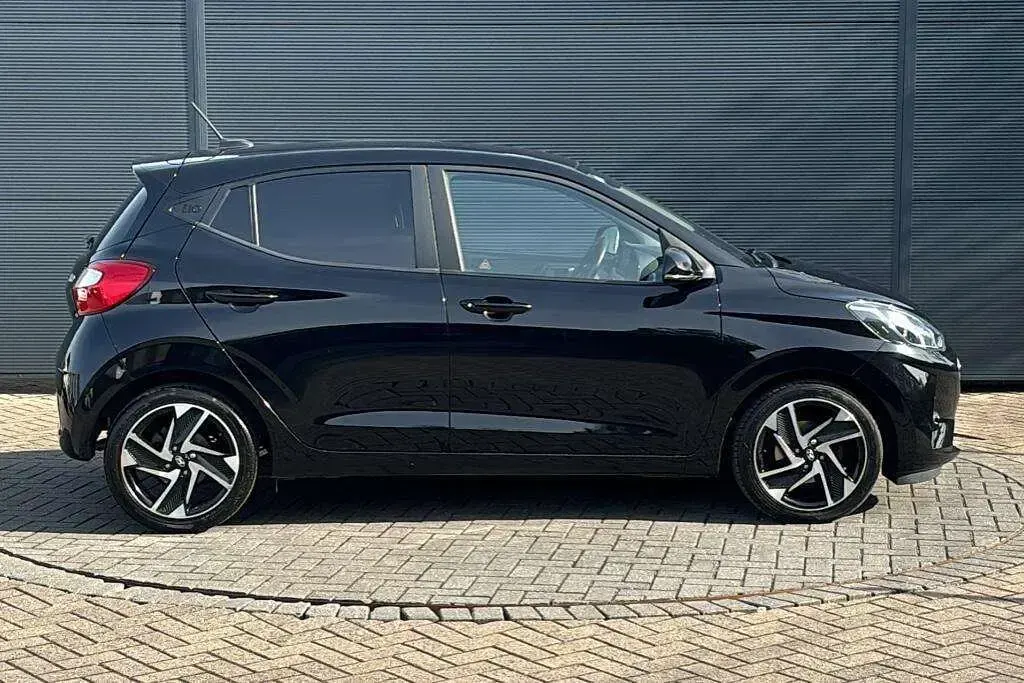 Used Hyundai i10 Premium 2021 Black Hatchback