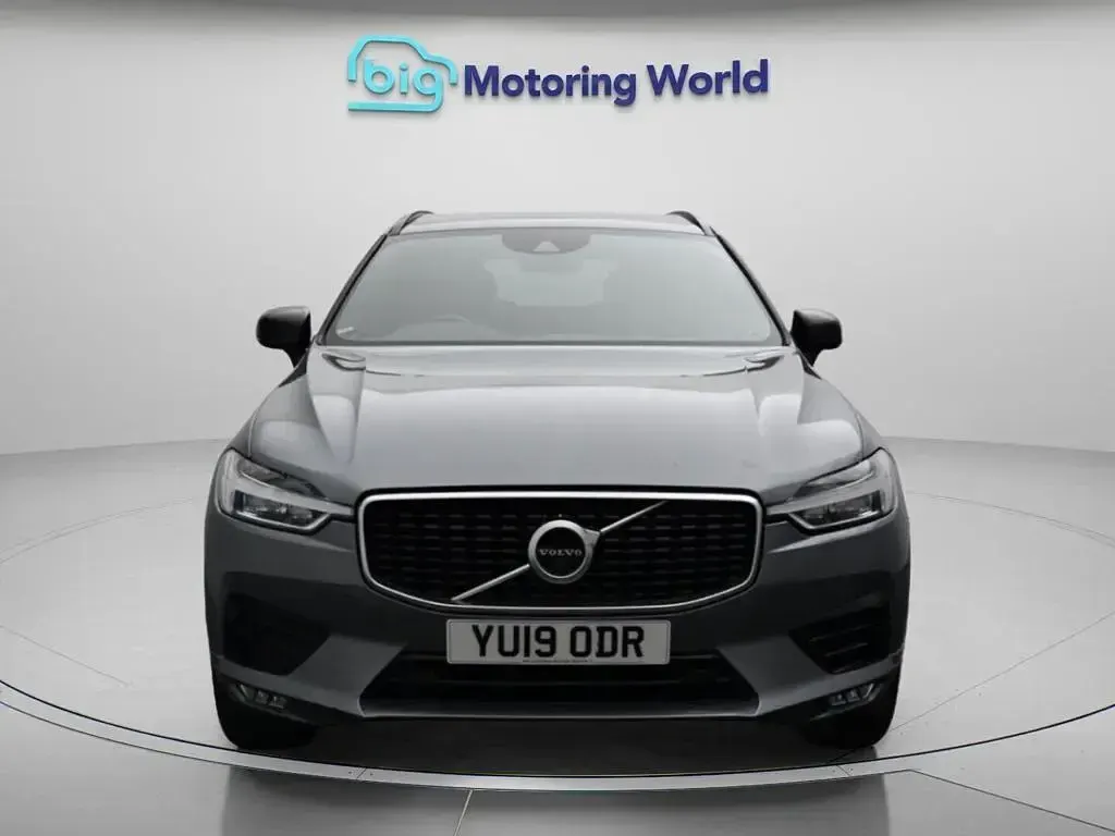 Used Volvo XC60 R-Design 190 HP (139 kW) 2019 Grey SUV