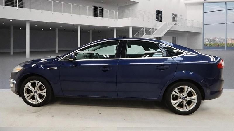 Used Ford Mondeo Titanium 2011 Blue Hatchback