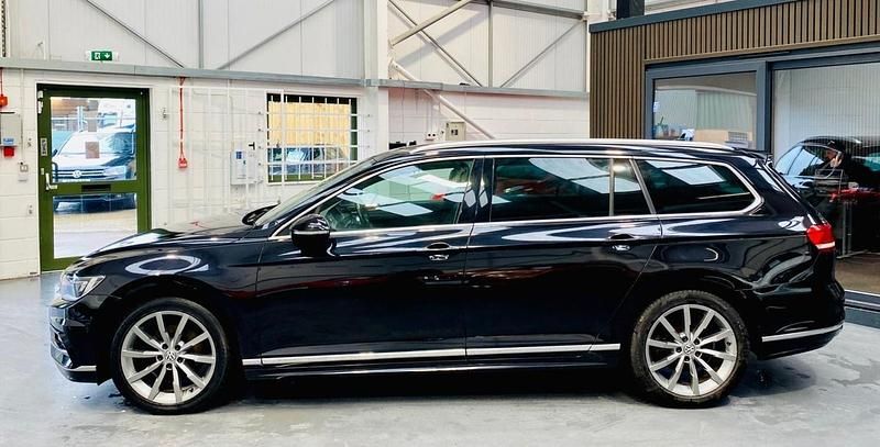 Used VW Passat R-line 150 HP (110 kW) 2018 Black Estate