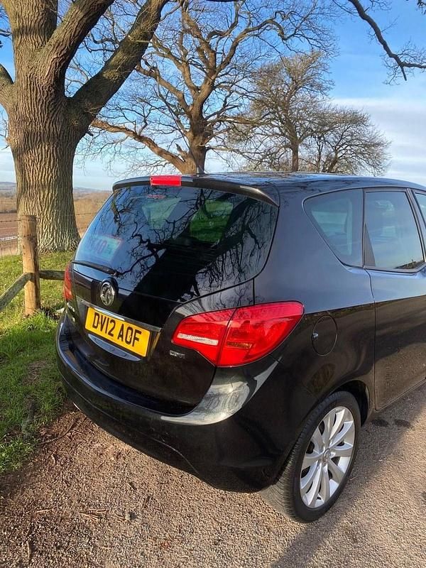 Used Vauxhall Meriva 130 HP (95 kW) 2012 Black MPV